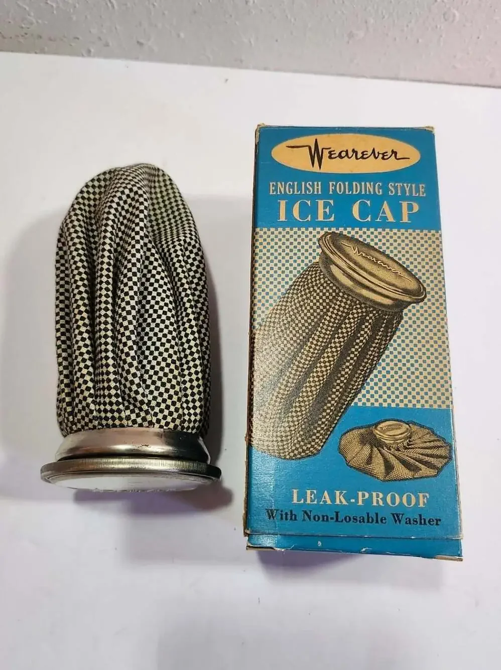 Vintage Wearever No. 15 English Folding Style Ice Cap 6 Inch in Original Box
